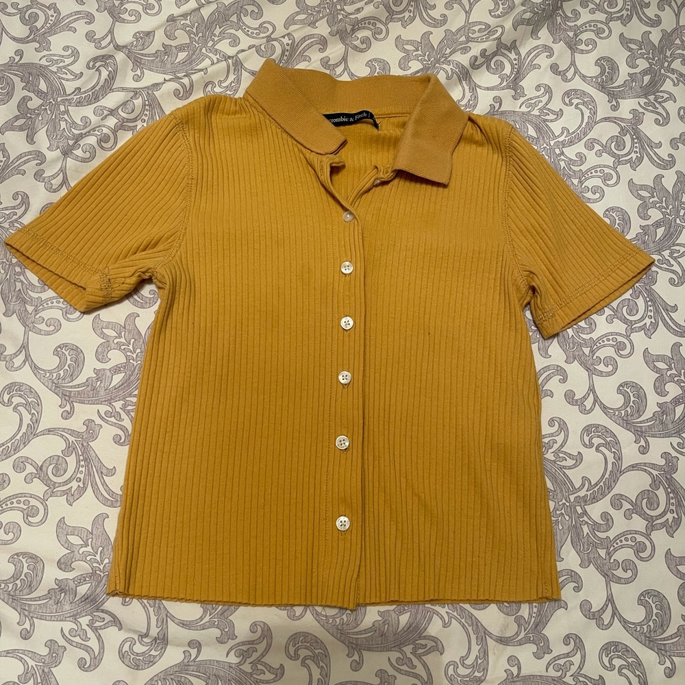 A&F button up crop top